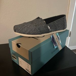 Ladies TOMS Brand New